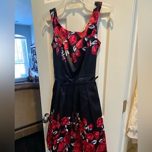 White House Black Market floral dress red white size 4